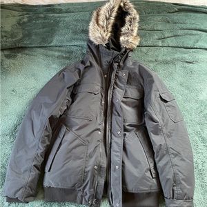 100 percent authentic mint condition North Face winter coat.